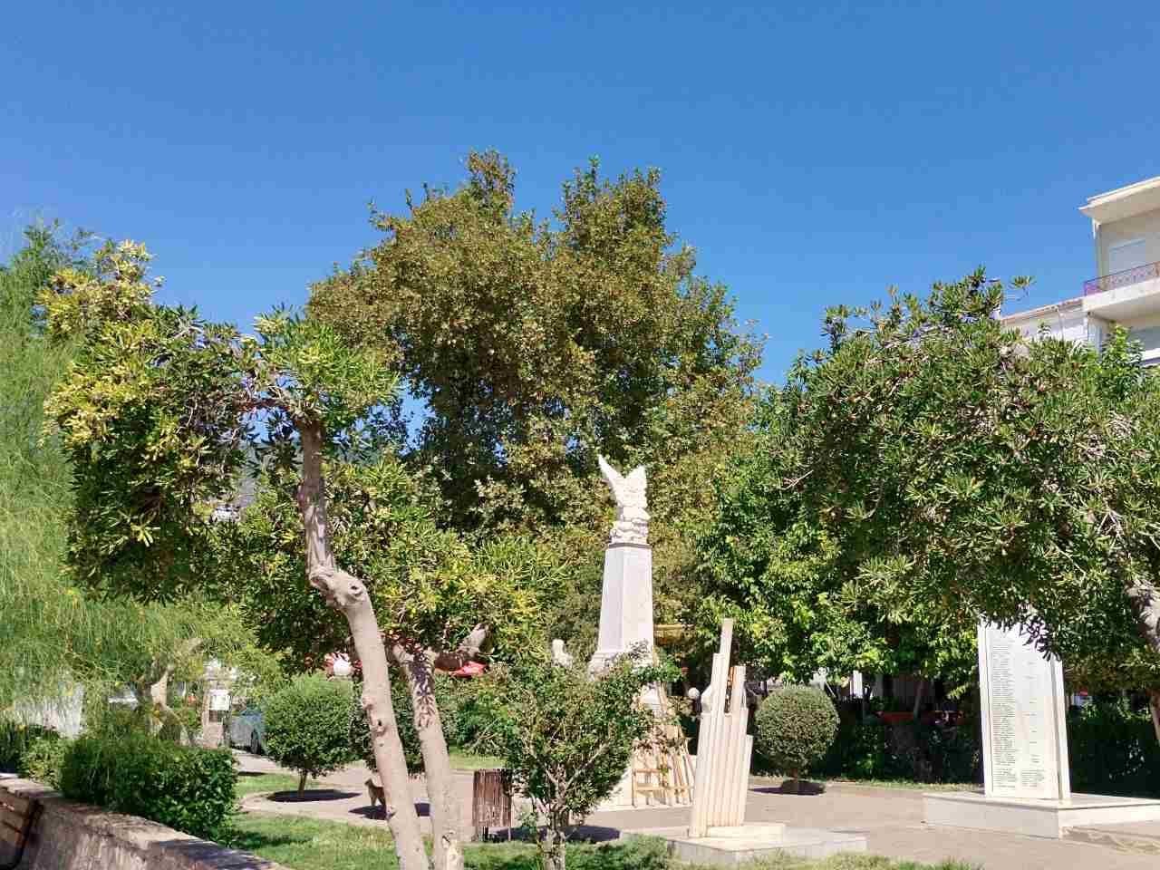 Το Ηρώο στο Πλωμάρι