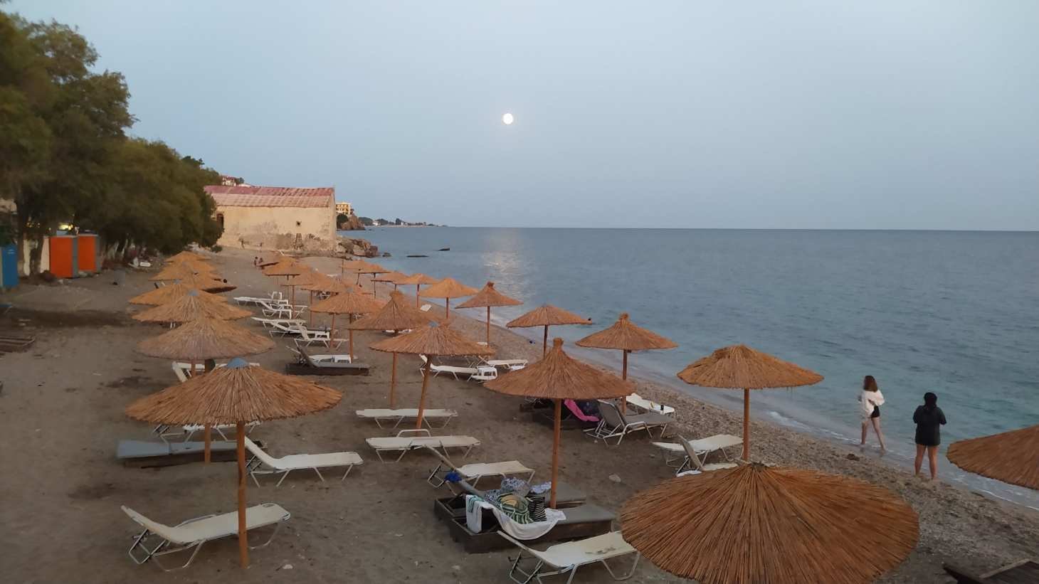 Evening light over the beach at Tarsanas