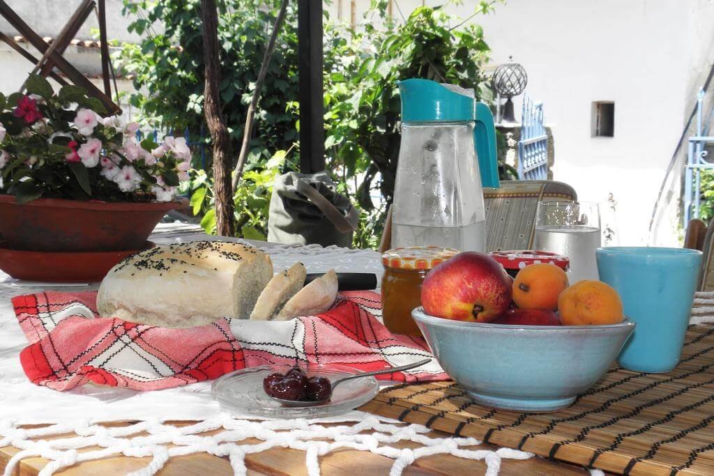 Breakfast in the Plomari countryside