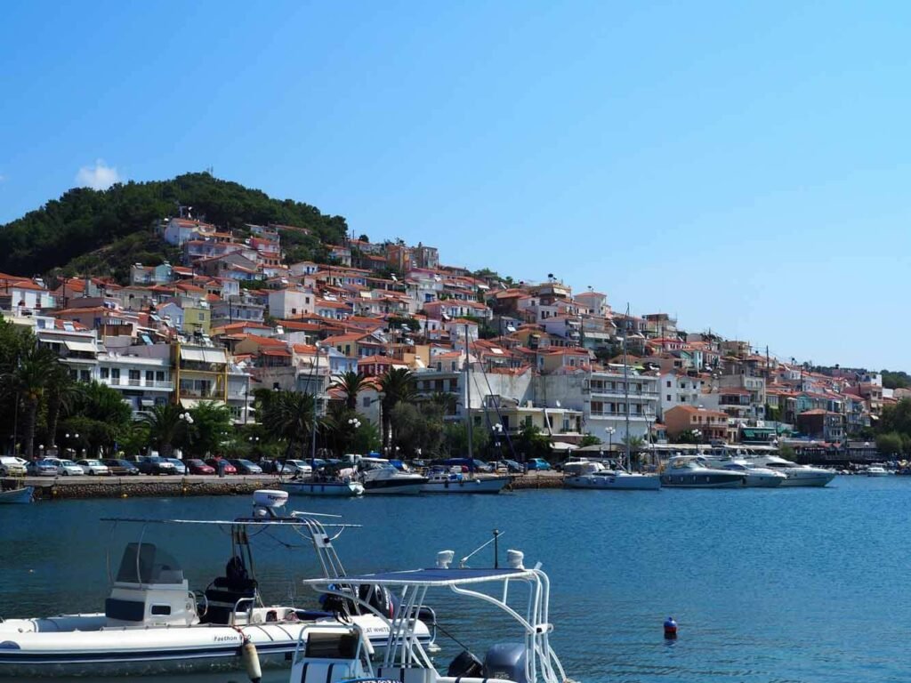 The harbour as a central landmark